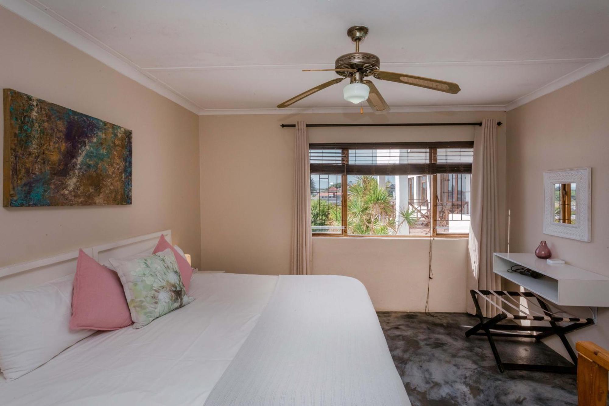 Saxon Lodge Gansbaai Exterior photo